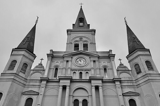 2-Hour French Quarter Ghost Walking Tour in New Orleans - Old Ursuline Convent and the vampire lore