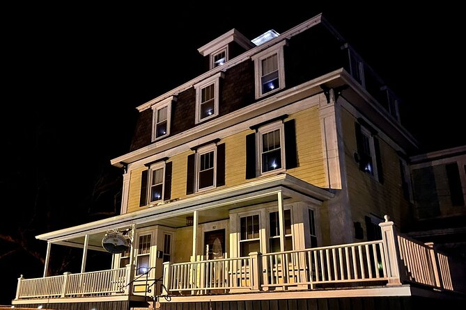 90-Minute Ghost Walking Tour in Boothbay Harbor - Why the Boothbay Harbor setting works so well