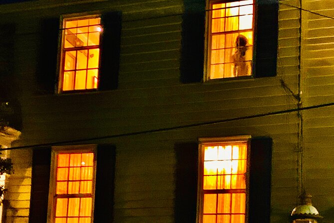 90 Minute Historic Savannah Walking Haunted Bar Pub Crawl - Madison Square brings war, heroism, and tragedy