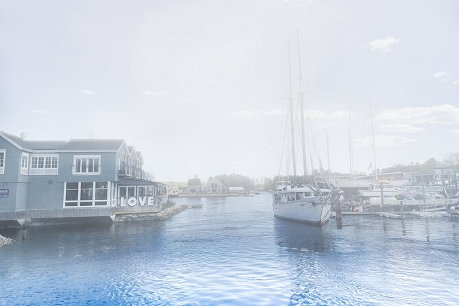 90 Minutes Ghost Walking Tour in Kennebunkport - White Columns and the First Families Museum