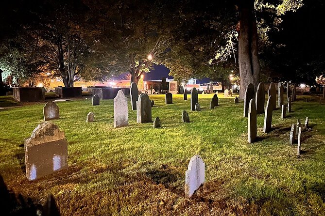 A Ghost Hunting Tour Specters and Apparitions in Salem - The guides make or break the evening