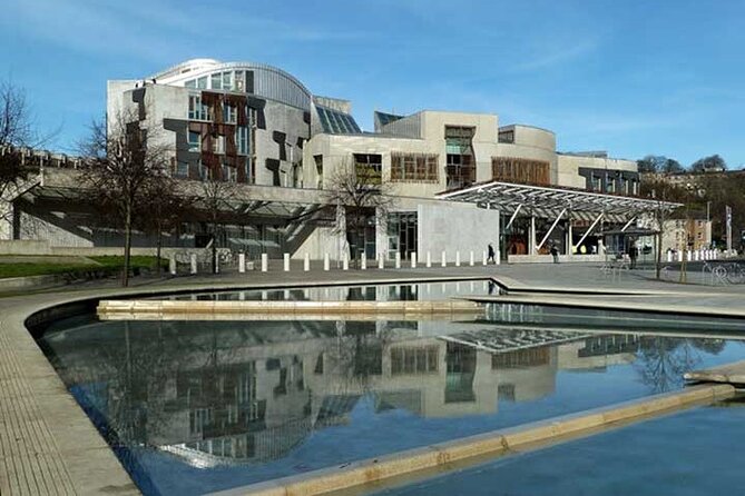A History of Witchcraft in Edinburgh: A Self-Guided Audio Tour - Bake House Close and the city behind the street