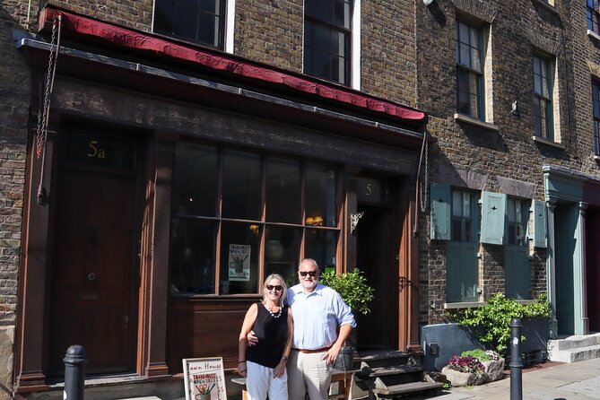 A Private VIP Jack the Ripper Black Cab Tour - Hanbury Street and Annie Chapman