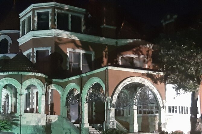 Al's Ghost tour : a small group experience - Safety and comfort on a nighttime walk