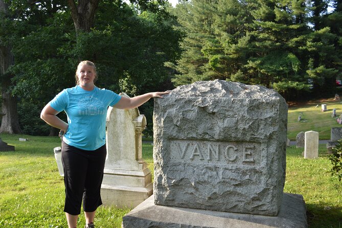 Asheville Ghost Tour: A Walk Through Riverside Cemetery & Montford Neighborhood - Who should take this tour?