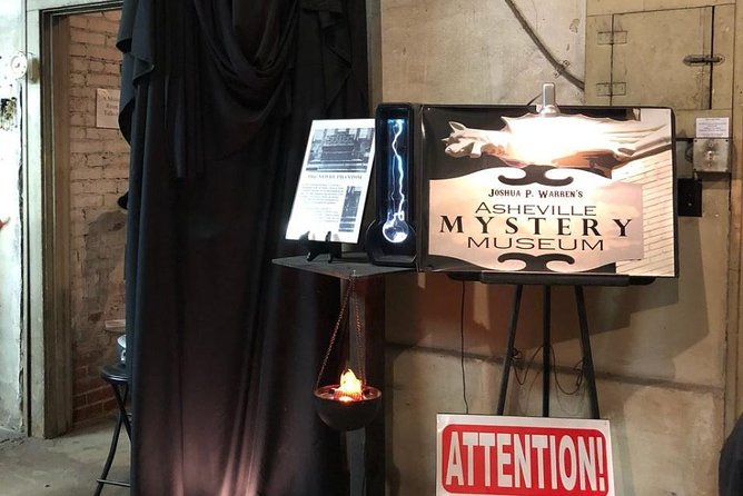 Asheville Night-Time Walking Ghost Tour - Why this Asheville ghost walk works after dark