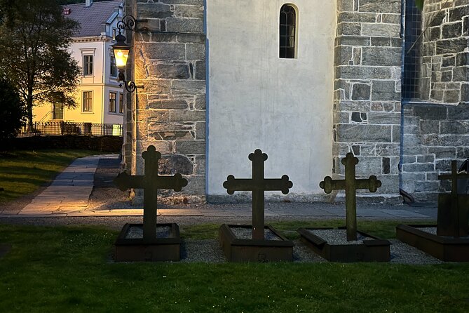 Audio Walking Tour in Bergen Famous Ghosts Location - Bergen Cathedral and the Cannon Ball in the Wall