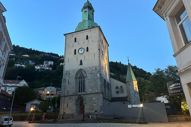 Audio Walking Tour in Bergen Famous Ghosts Location - Cathedral Vågsalmenningen and the Relic of the Cross