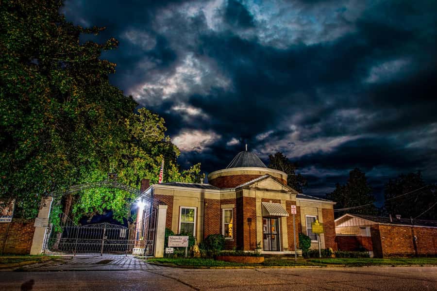 Augusta: Guided Walking Ghost Tour of Garden City - The Savannah River and dangerous will-o-wisps