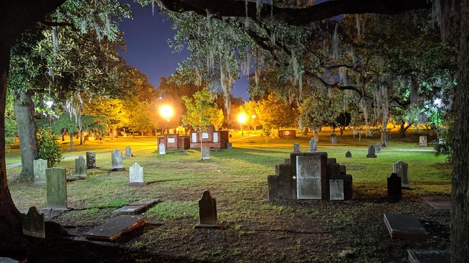 Bad Kitty Haunted Savannah Pub Crawl - Spooky, naughty ghosts - Timing, group size, and practical planning
