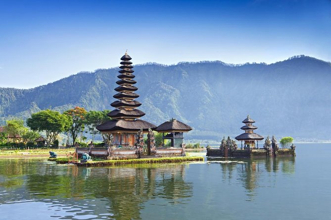 Bali Ghost Tour: The Biggest Abandoned Hotel in Bali - Ulun Danu Bratan Temple and the lake setting