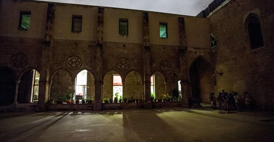 Barcelona: Dark History Night Walking Tour - The Spanish Inquisition without the usual shortcuts