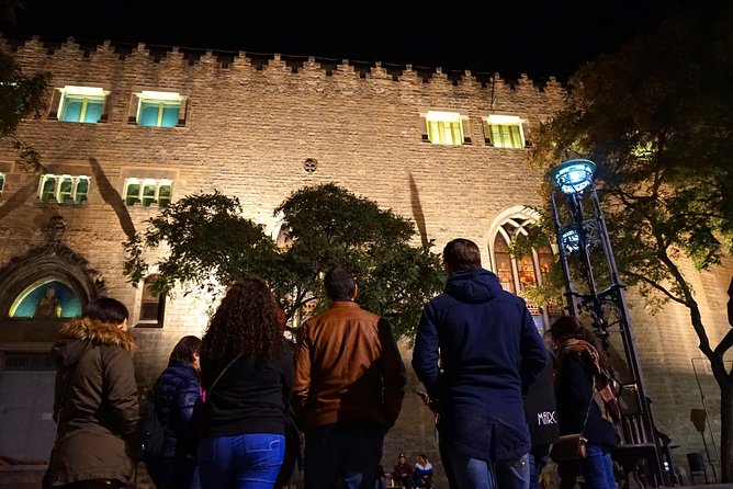 Barcelona: El Born Ghost Walking Tour - Plaça de Sant Pere and the First Ghostly Tales