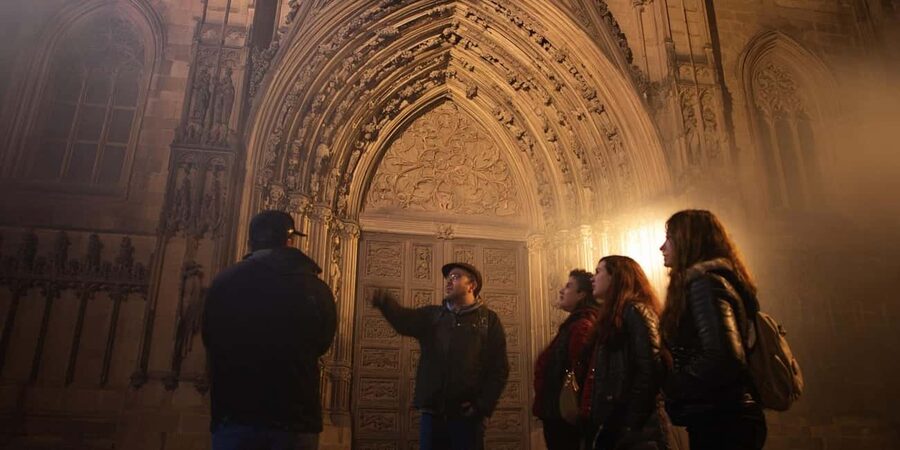 Barcelona: Ghosts of a Dark Past Walking Tour - Meeting at Plaça de Catalunya under the white umbrella