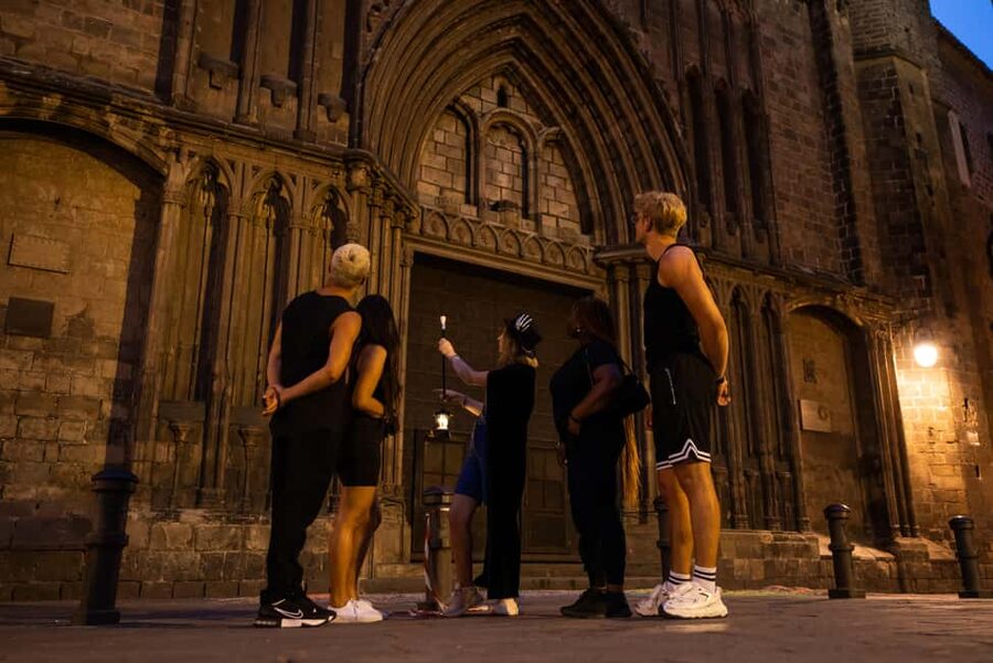 Barcelona: Gothic Quarter Tour Dark History & Ghosts Tour - Key points to know before you book
