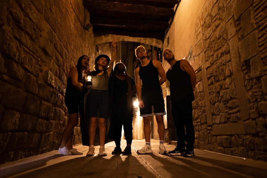 Barcelona: Gothic Quarter Tour Dark History & Ghosts Tour - Barcelona after dark, with the city’s darker side exposed