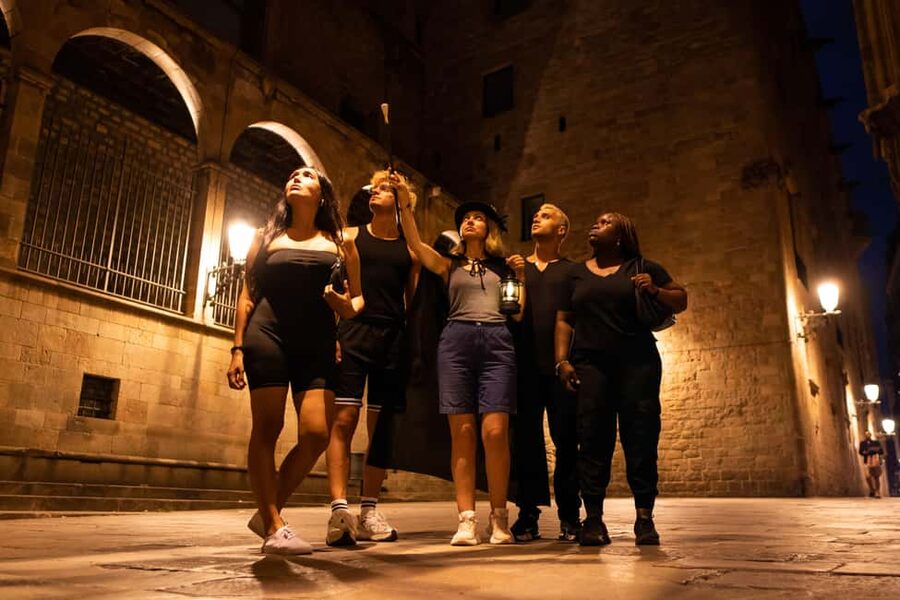 Barcelona: Gothic Quarter Tour Dark History & Ghosts Tour - Meeting in Plaça del Canonge Colom