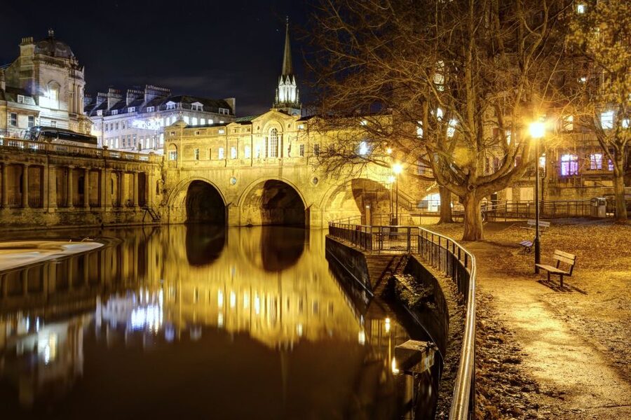 Bath: 90-Minute Private Ghost Walking Tour - The dark side of Baths beautiful streets