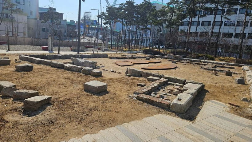 Blood & Tears: Korea Dark History Guided Walking Tour - Tapgol Park connects private courage with public action