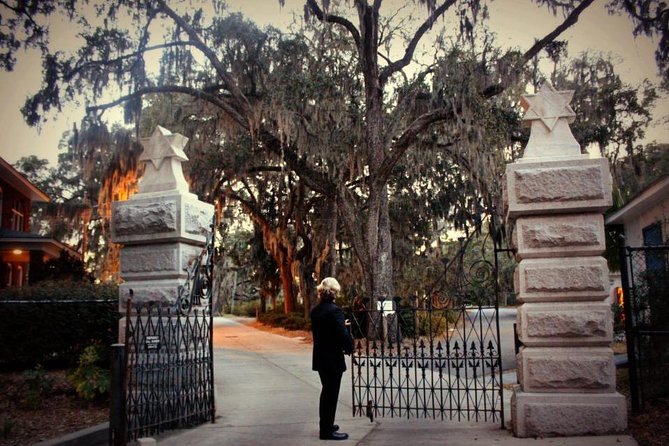 Bonaventure Cemetery's Secret Society Ghost Tour - Who should book this cemetery tour?