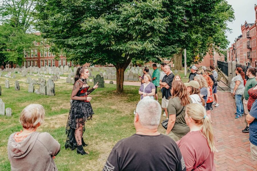 Boston: 1.5-Hour Ghosts and Gravestones Tour - The grave-robbing scandal and the darker side of medicine