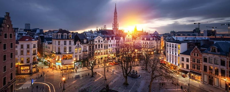 Brussels: 2-Hour Dark Side of Brussels Private Tour - Saint Jean Square and Anneessens Tower