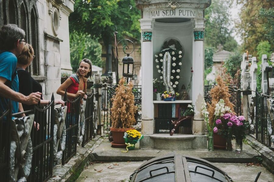 Bucharest: 3-Hour Dark History Tour with a Local - Starting among six cemeteries