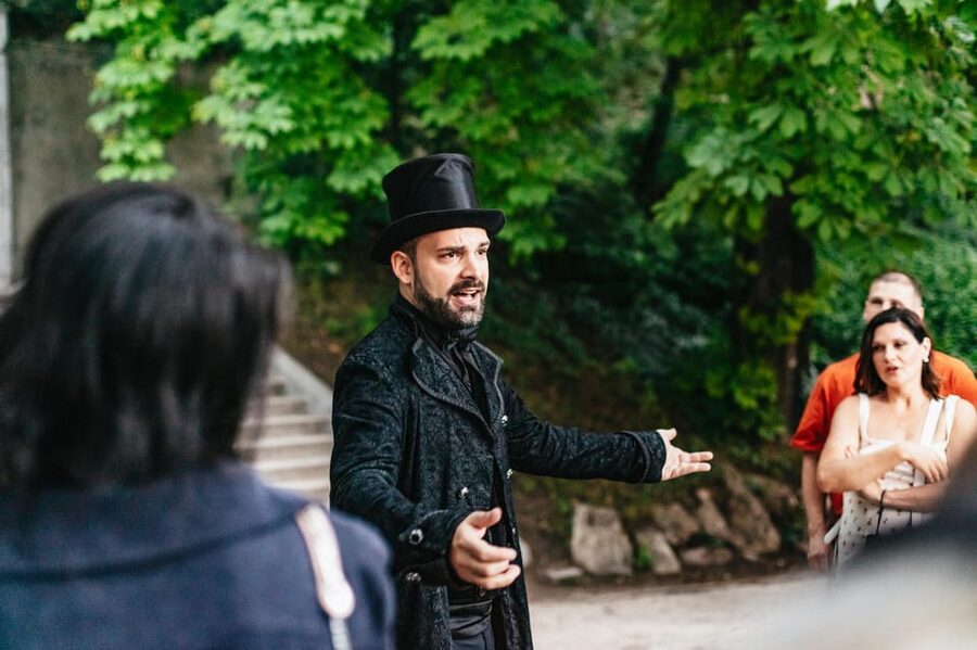 Budapest: Buda Castle District Vampires and Myths Night Tour - The House of Houdini and the art of illusion