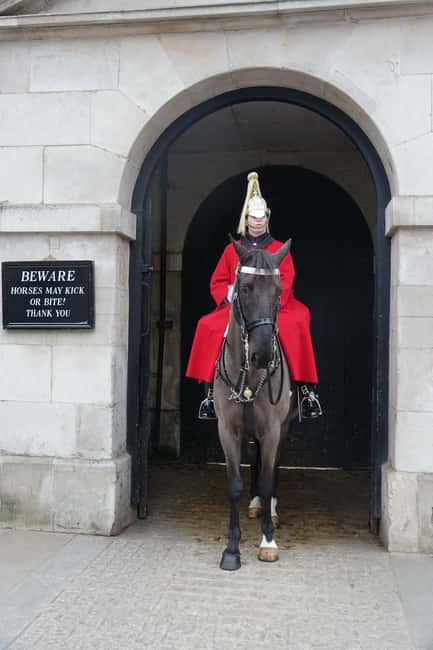 Bundle: British Museum-Changing of the Guard-Jack the Ripper - British Museum: a guided route through huge collections