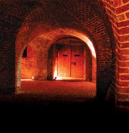 Charleston: 90-Minute Ghost and Dungeon Walking Tour - Inside the Old Exchange and Provost Dungeon