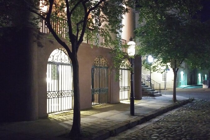 Charleston Dark History & Ghost Tour with Adam - Circular Congregational Church and the oldest graveyard