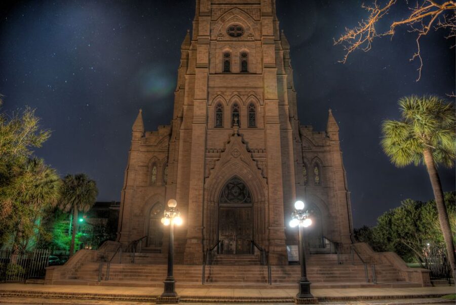 Charleston: Death and Depravity Ghost Walking Tour - Starting at Waterfront Park in the evening