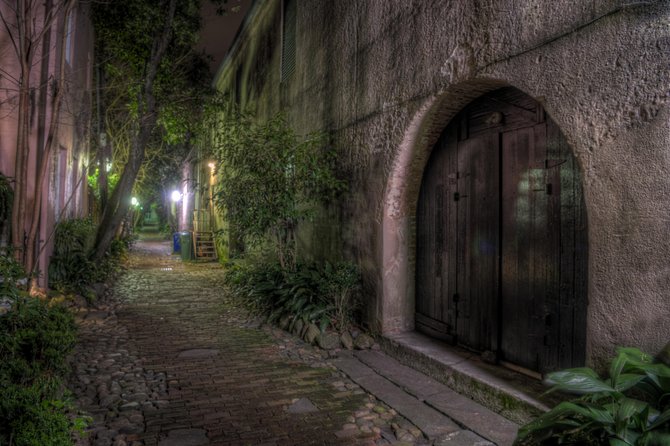 Charleston Ghosts of Liberty Guided Walking Tour - What the 90-minute route feels like