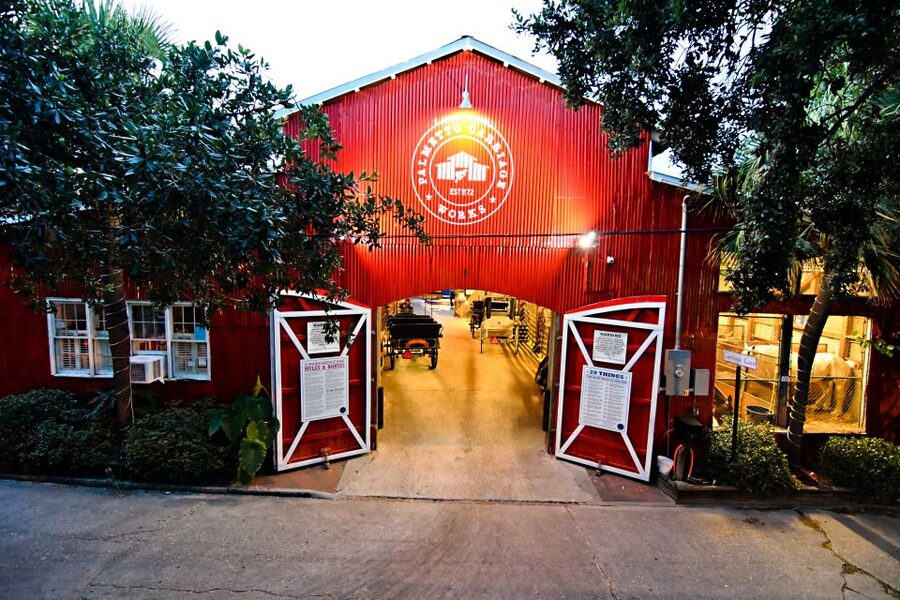 Charleston: Haunted Horse-Drawn Carriage Evening Tour - A horse-drawn introduction to Charleston after dark