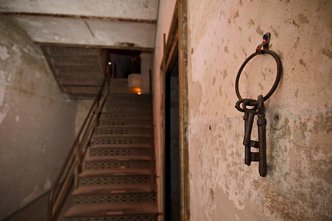 Charleston Haunted Jail Night-Time Walking Tour with Admission to Old City Jail - What the 45-minute route actually includes
