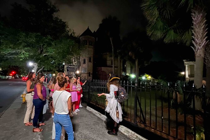 Charleston Nightmares and Nightcaps Ghost Walking Tour - Why this ghost walk works after dark
