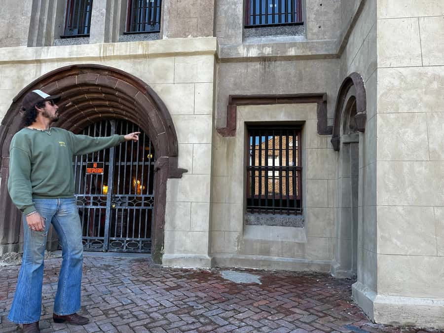 Charleston: Pirates and Ghosts Guided Walking Tour - Charleston’s pirate past begins at the harbor