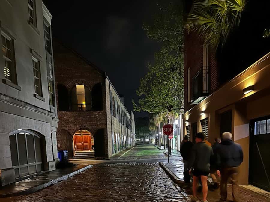 Charleston: Pirates and Ghosts Guided Walking Tour - Pirate battles, Blackbeard, and the gentleman pirates