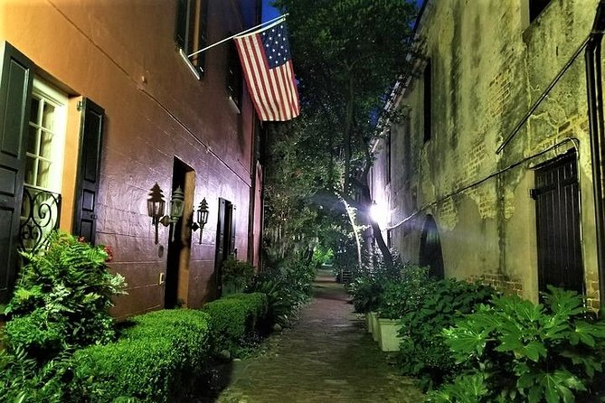 Charleston's Pleasing Terrors Night-Time Walking Ghost Tour - Poogan’s Porch and the first ghost stories
