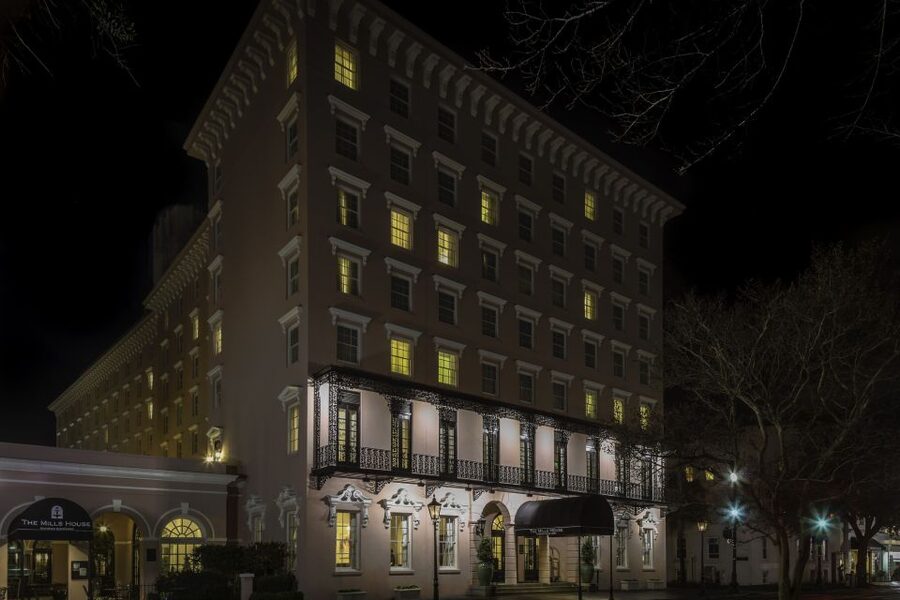 Charleston Terrors: Pirate Ghosts Haunted Walking Tour - The Lady in the Black Dress