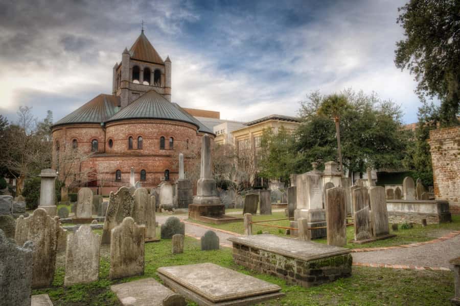 Charleston: The Ghosts of Liberty Guided Walking Tour - Revolutionary heroes and restless spirits