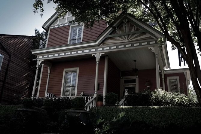 Charlotte's Only Southern Charm Haunted/True Crime Golf Cart Tour - The guides shape the evening