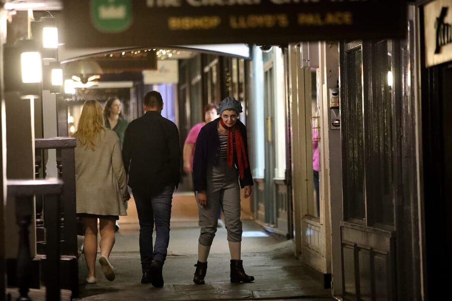 Chester: The Dead Good Ghost Walking Tour - Chester after dark with Dig and Dug