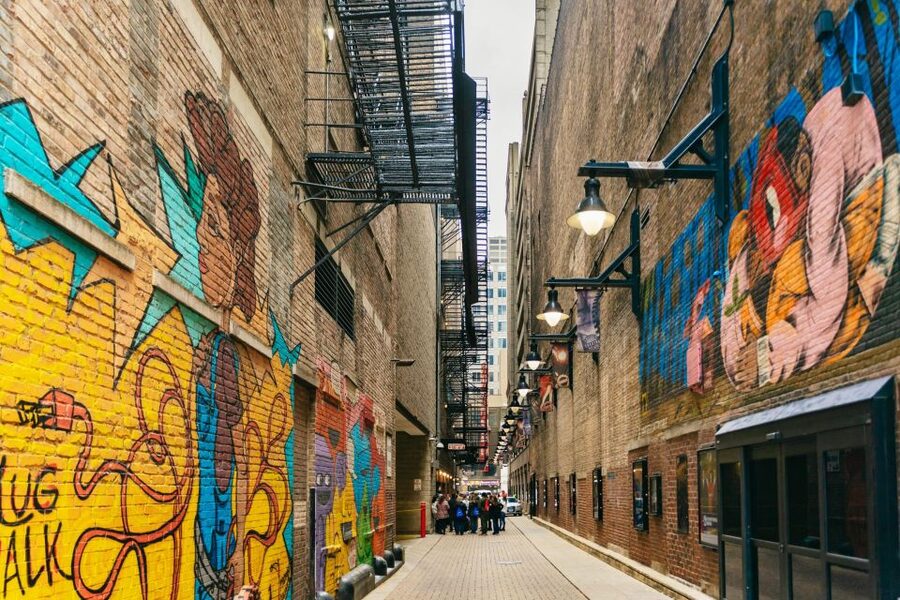 Chicago: Gangsters and Ghosts Guided Walking Tour - How much the $36 price gets you