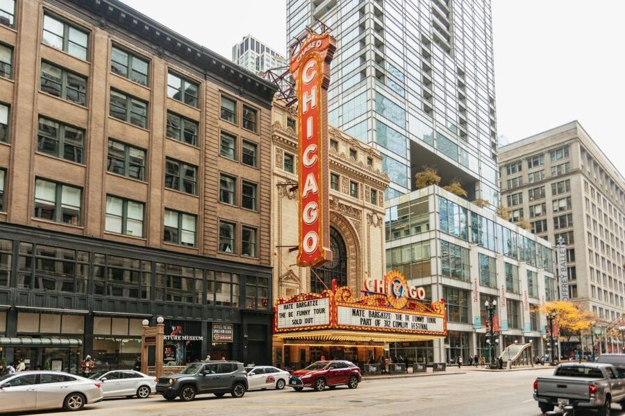 Chicago: Gangsters and Ghosts Guided Walking Tour - Meeting at Hoyt’s Tavern