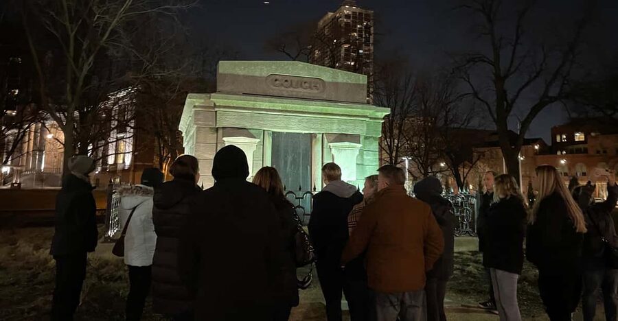 Chicago: Ghost Bus Tour of Haunted Locations - Nederlander Theatre and Death Alley