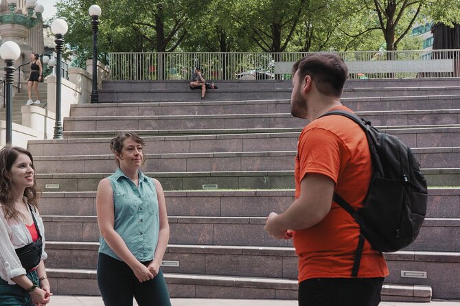 Chicago Ghosts & Haunted History Walking Tour - Why Chicago’s ghost stories work best after sunset