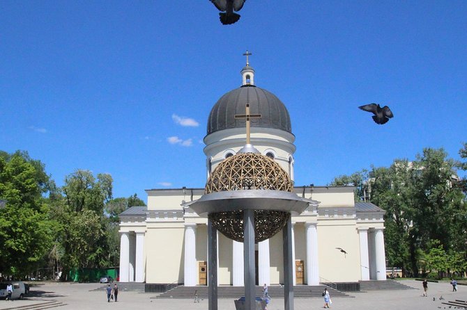 Chisinau Ghost Tour in Cemeteries - Why Chisinau’s cemeteries make an unusual tour