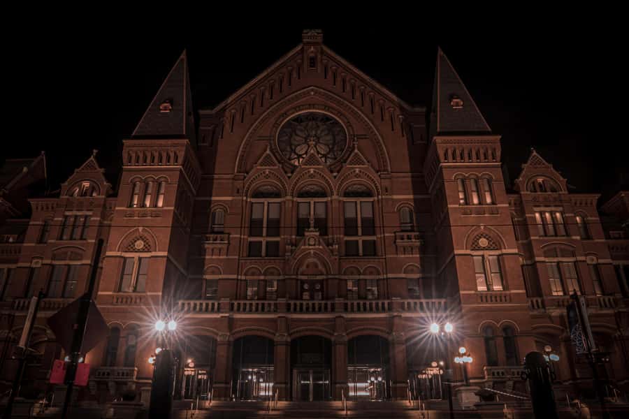 Cincinnati: Ghosts & Poltergeists Haunted Walking Tour - Memorial Hall and Cincinnati Music Hall