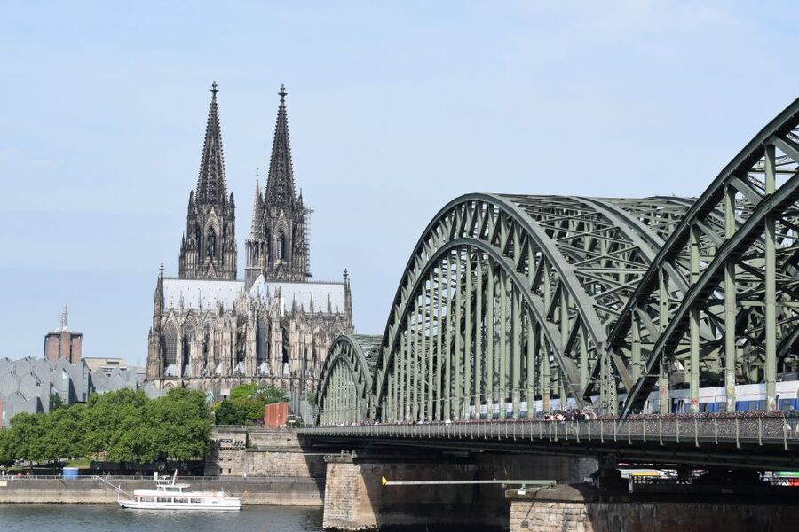 Cologne: The Dark Side of the City Walking Tour - Chicago on the Rhine and Cologne’s underworld